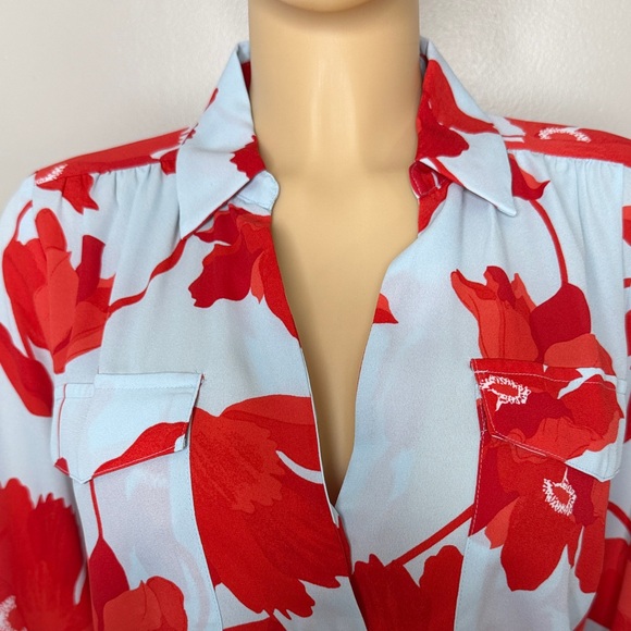 Ann Taylor Medium Petite Red Floral Lightweight Work or Casual Blouse - Picture 3 of 15